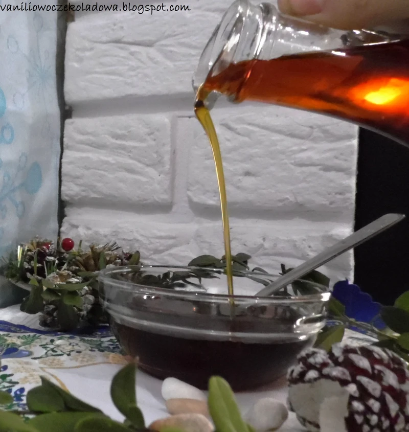 Domowy Golden syrup - czyli złocisty zamiennik miodu.