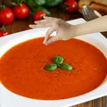 Dodaj te 2 proste składniki do zupy pomidorowej! Smak podkręcony do maksimum