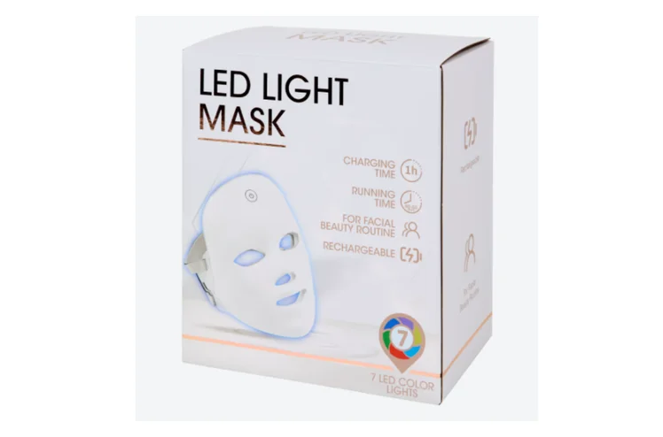 Zdjęcie Ta maska ze światłem LED do twarzy robi furorę wśród kobiet! Aż 7 trybów, bez kabla - w Action za jedyne 49 zł #3