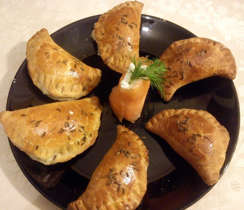 Pierogi z pieca z łososiem