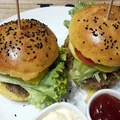 BURGERY WOŁOWO-JAGLANE Z MANGO