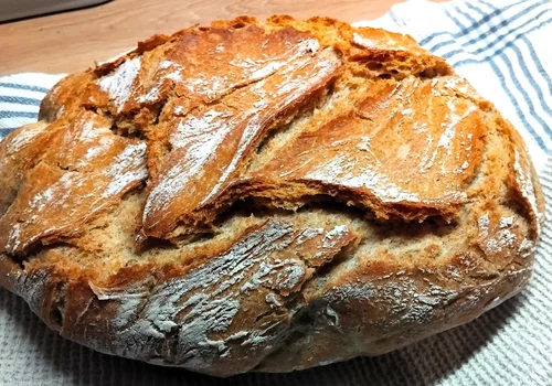 Wspaniały najłatwiejszy domowy chleb pszenno-razowy z chrupiąca skórką+FILM