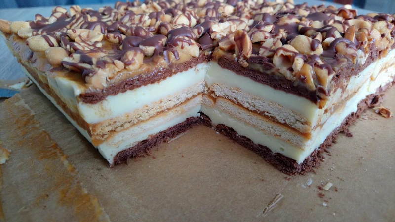 Ciasto Snickers bez pieczenia