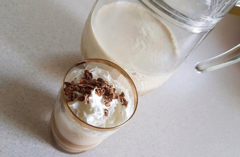 Kawa na lato? Tylko frappe!