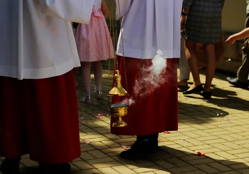 Boże Ciało 2025 – idealna okazja na długi weekend!? Kiedy wypada i jak zaplanować wolne?