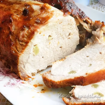 Pieczeń ze schabu nadziewana czosnkiem