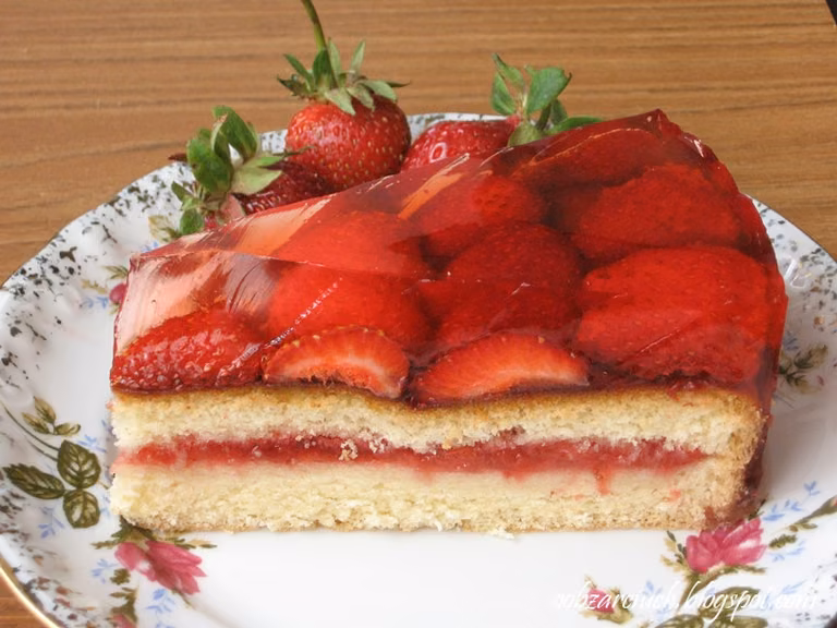 Tort truskawkowy