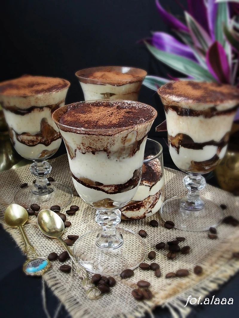 Tiramisu w kieliszkach