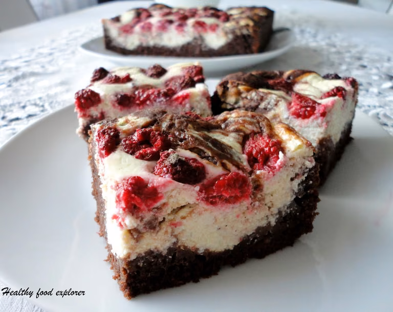 Fit sernikobrownie z malinami