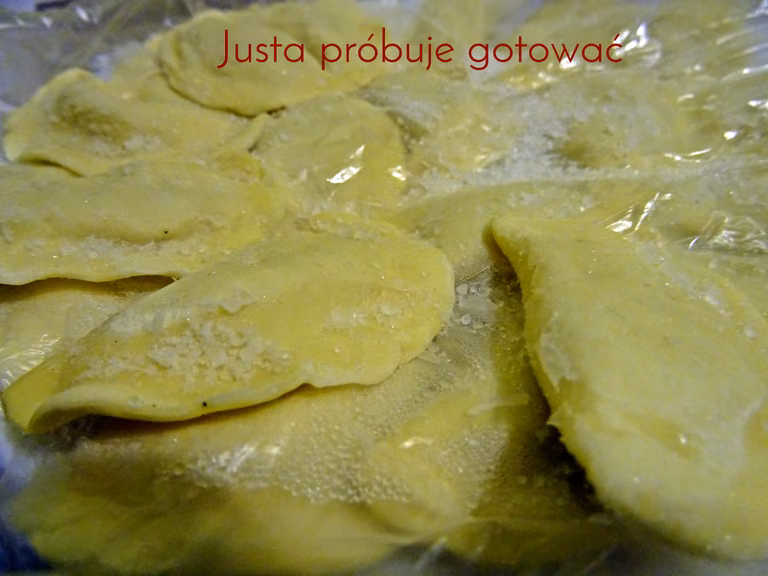 Mój sposób na mrożenie pierogów,  uszek owoców.