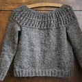 Wełniany sweterek na drutach
