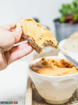 Hummus z suszonymi pomidorami