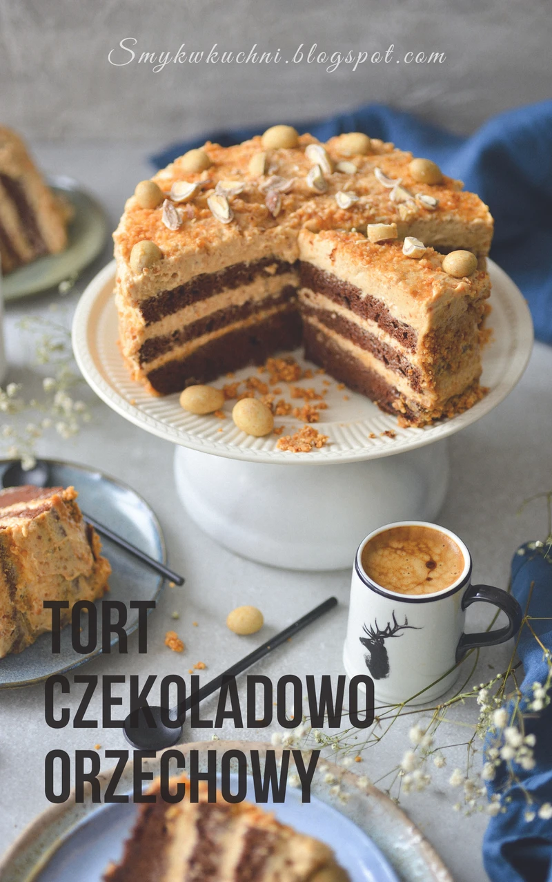 TORT CZEKOLADOWY Z ORZECHAMI W SŁONYM KARMELU