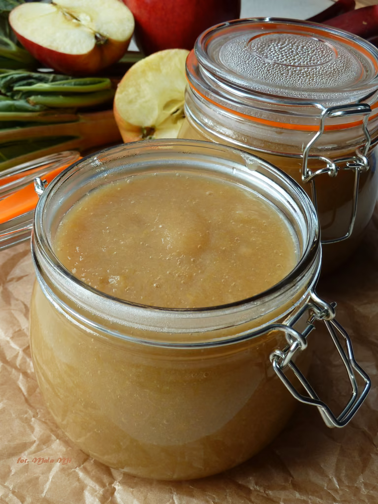 Dżem z jabłek i rabarbaru z dodatkiem mango
