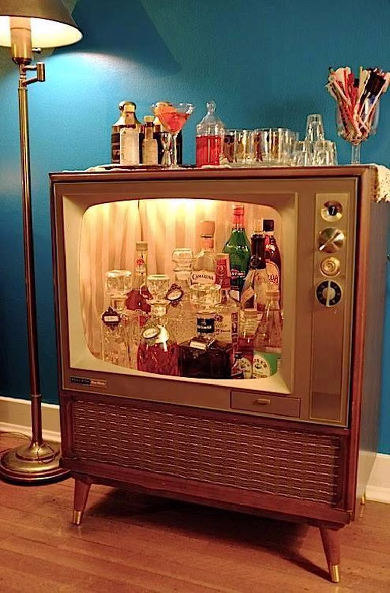 Barek ze starego telewizora