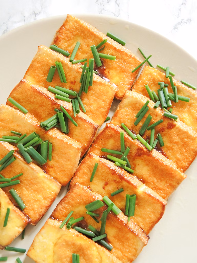 Smażone Tofu z Sosem Sojowym