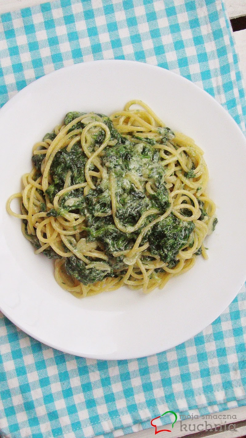 Spaghetti z ricottą i szpinakiem