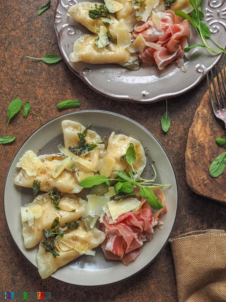 Pierogi z ricottą i parmezanem