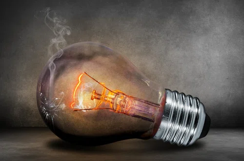 10 sposobów jak oszczędzać energię elektryczną i zmniejszyć rachunki