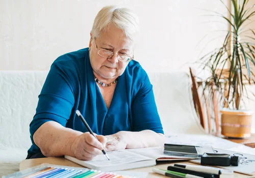 Rodzice nie zostawili testamentu. „Jak podzielić dom między pięcioro rodzeństwa bez kłótni?” — pyta Teresa [LIST]