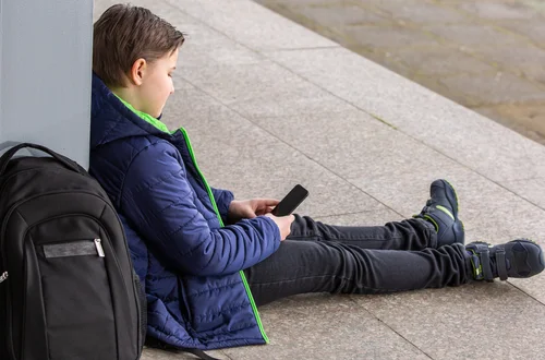 MEN chce wprowadzić nowe limity nieobecności! Takie usprawiedliwienia od rodziców już nie przejdą