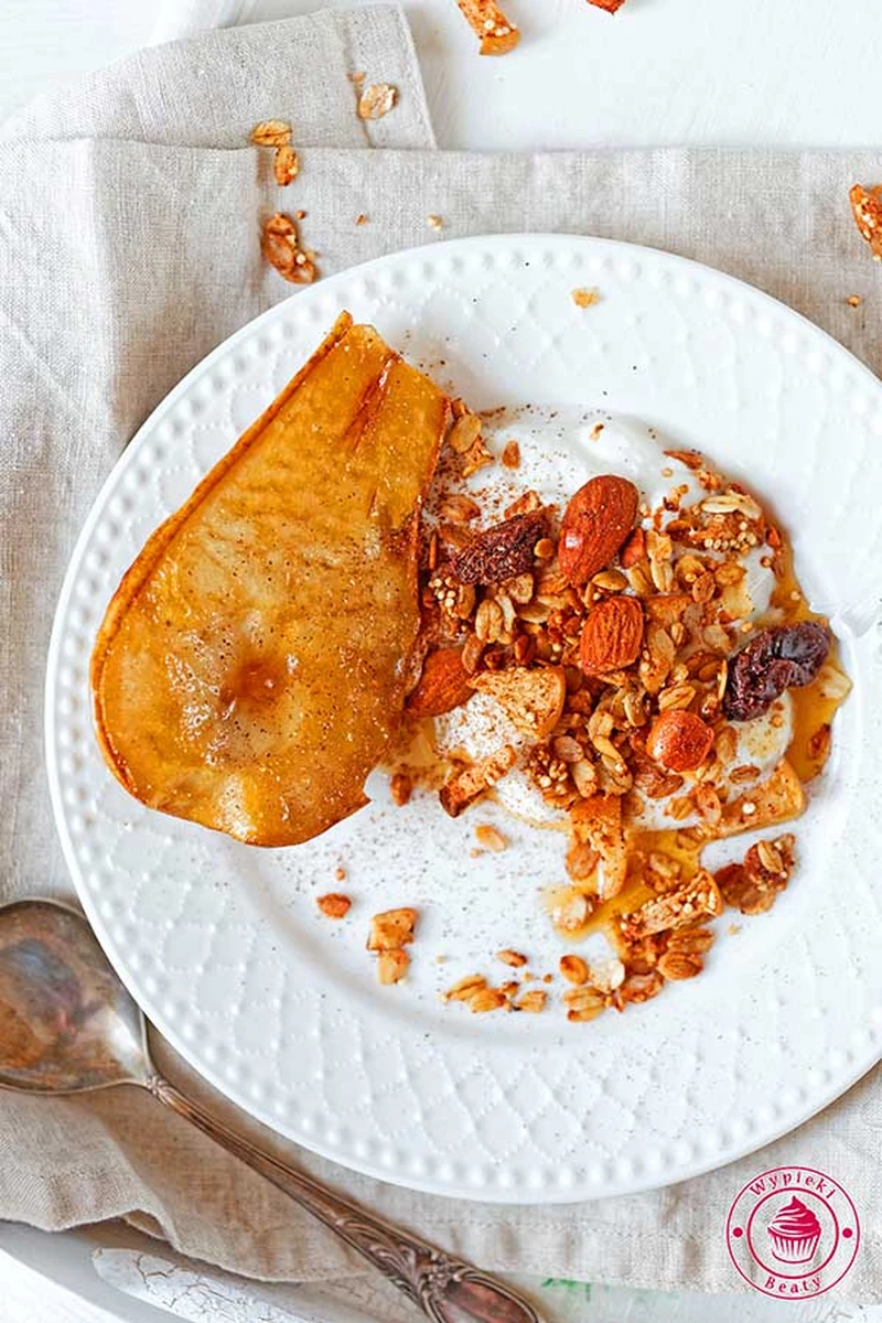 Granola jabłkowa z quinoa