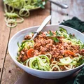 Cukiniowe spaghetti bolognese z indyka