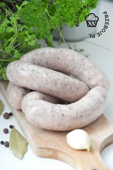 Jak gotować białą kiełbasę? Ile minut?
