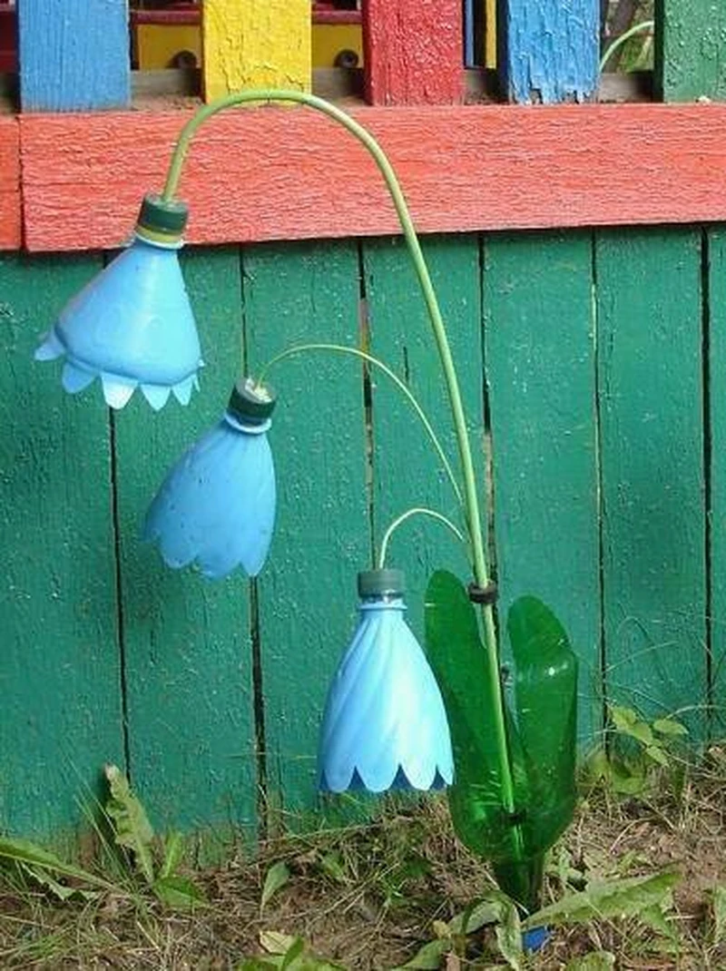 Plastikowe butelki - kwiaty 