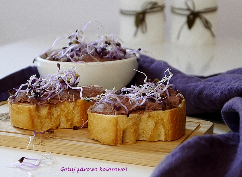 Pasta wątróbkowa do chlebahttps://www.gotujzdrowokolorowo.pl/2020/01/pasta-watrobkowa-do-chleba.html
