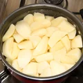 Rewolucja w Kuchni:  Ugotuj Ziemniaki Dwa Razy Szybciej z Tym Trikiem!