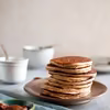 pancakes z masłem orzechowym