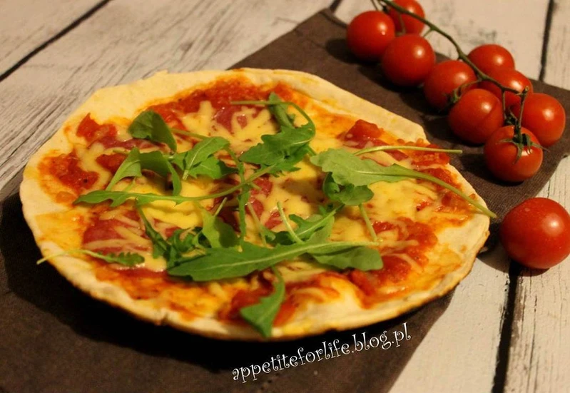 Szybka pizza z patelni