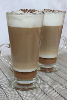 Latte macchiato z czekoladą i miodem