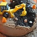 Tort z koparką