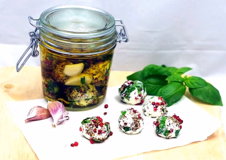 Labneh (ser z jogurtu greckiego)