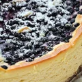 sernik waniliowy z mascarpone i jagodami