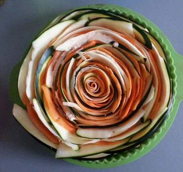 Zakręcona tarta warzywna