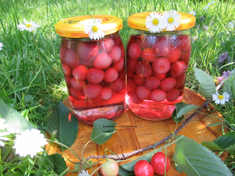 Kompot z czereśni na zimę. Domowe przetwory.