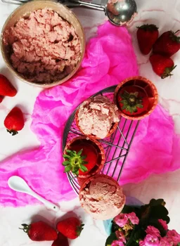 Lody truskawkowe