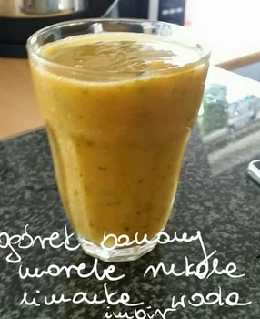 Pożywny smoothie z imbirem