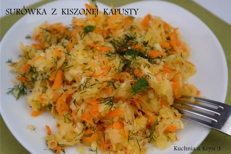 Surówka z kiszonej kapusty