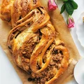 Drożdżówka z kremem czekoladowym i granolą
