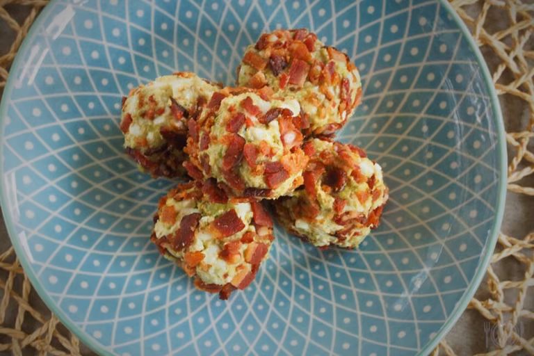 Keto kulki z awokado, jajka i boczku (Paleo, LowCarb)