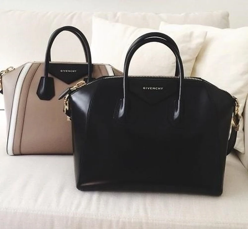 Givenchy- świetne kuferki