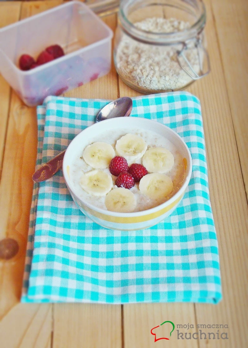 Owsianka bananowo-malinowa
