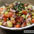 Sałatka ziemniaczana z groszkiem i kiełbasą