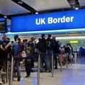 Mutacja koronawirusa! Europa zakazuje lotów z Wielkiej Brytanii