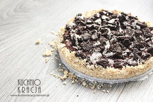 Ciasto z kremem czekoladowym i ciasteczkami Oreo