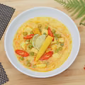 Azjatycka zupa z kurczakiem i czerwoną pastą curry